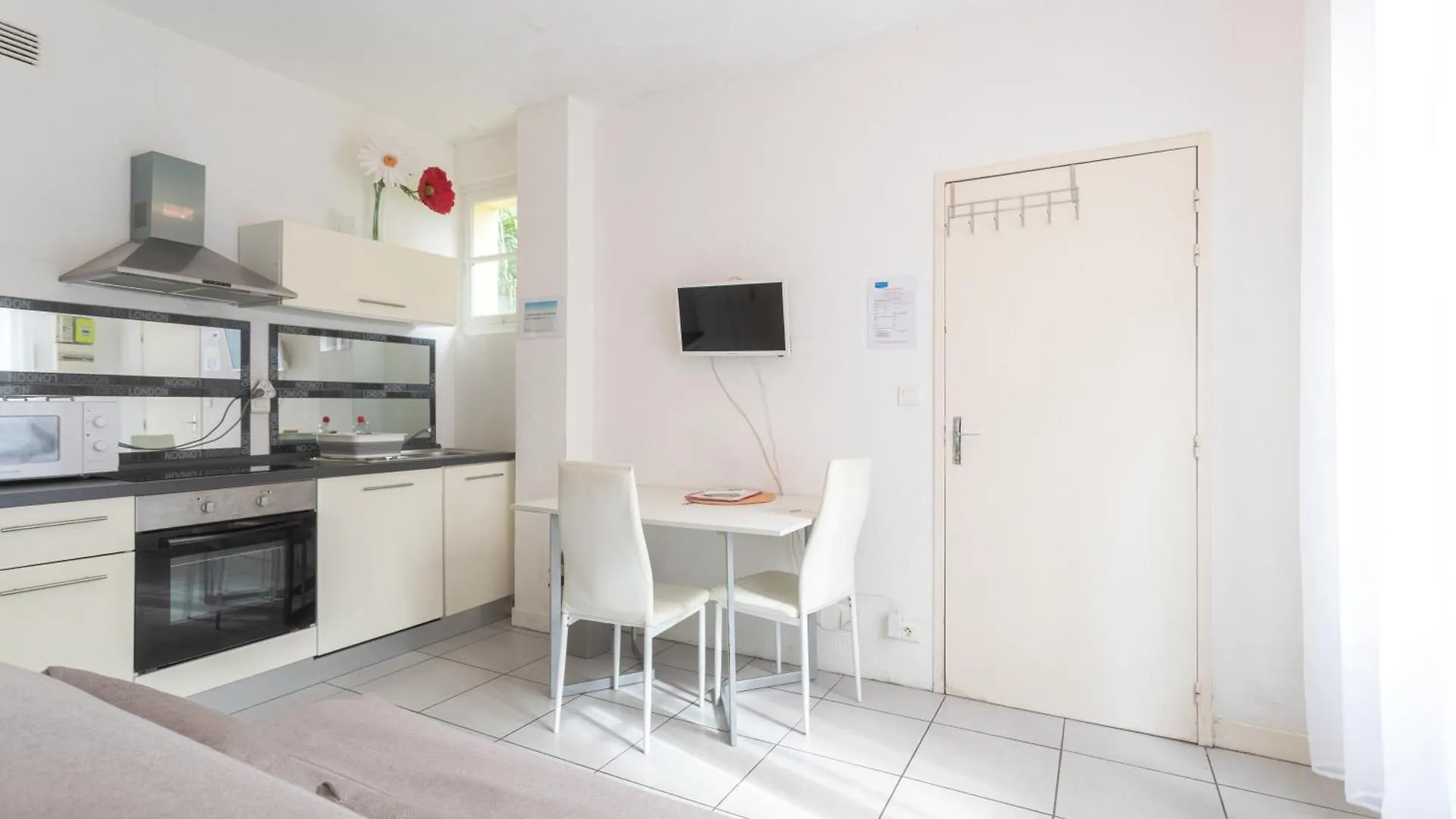 Beau Rez De Jardin Apartamento Lourdes França