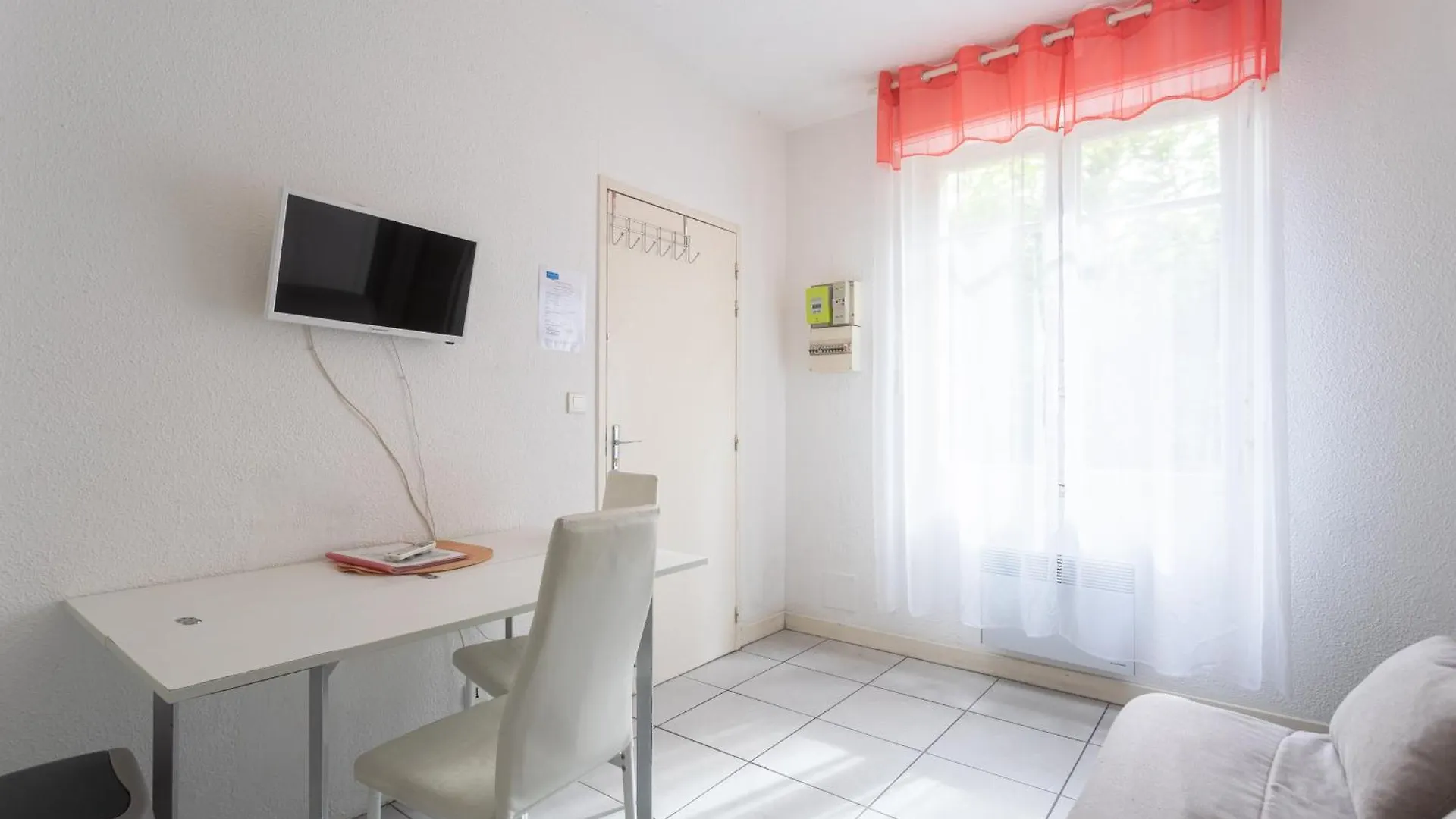 Beau Rez De Jardin Apartamento Lourdes