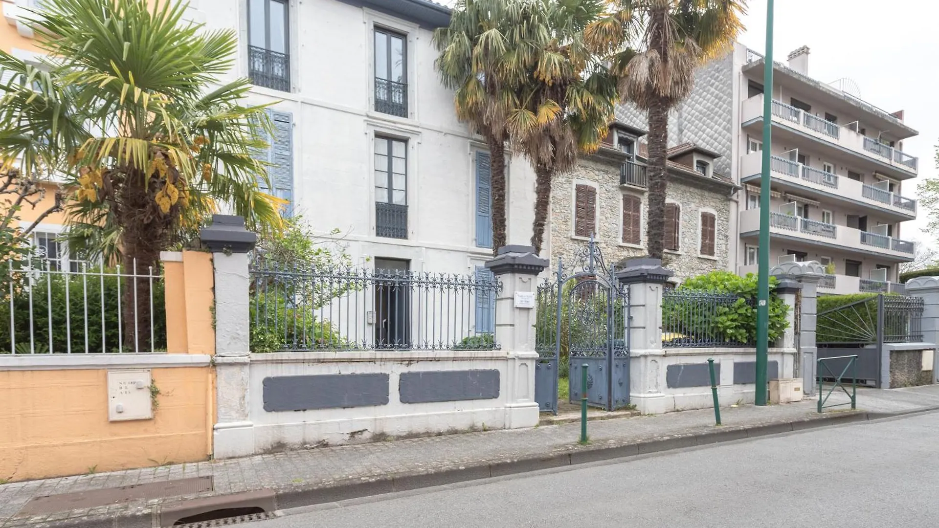Beau Rez De Jardin Apartamento Lourdes