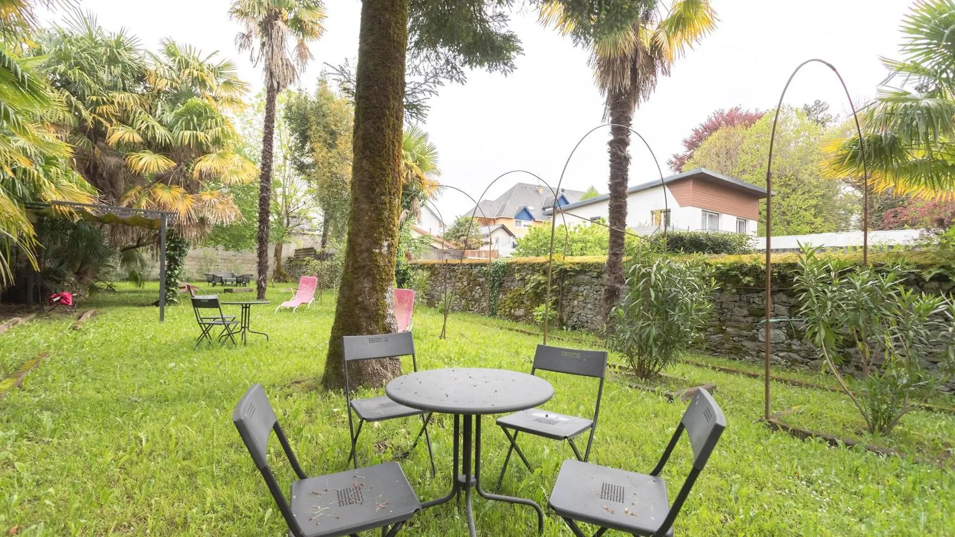 Beau Rez De Jardin location